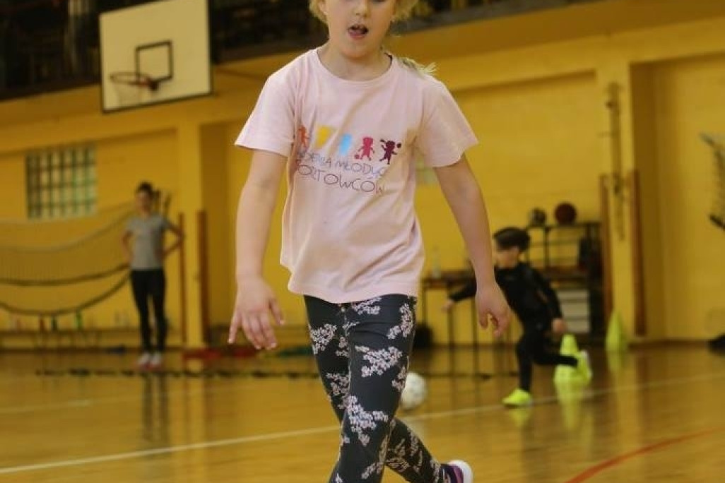 Akademia Młodych Sportowców CHYLONIA - ZAKOŃCZENIE SEZONU 2016-17