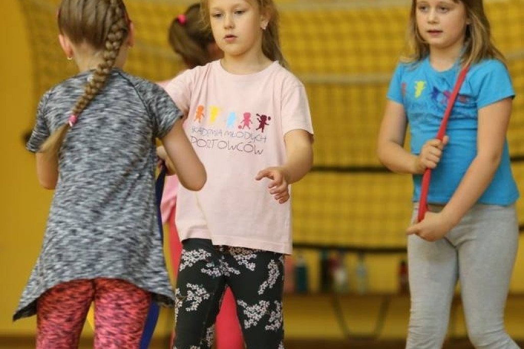 Akademia Młodych Sportowców CHYLONIA - ZAKOŃCZENIE SEZONU 2016-17