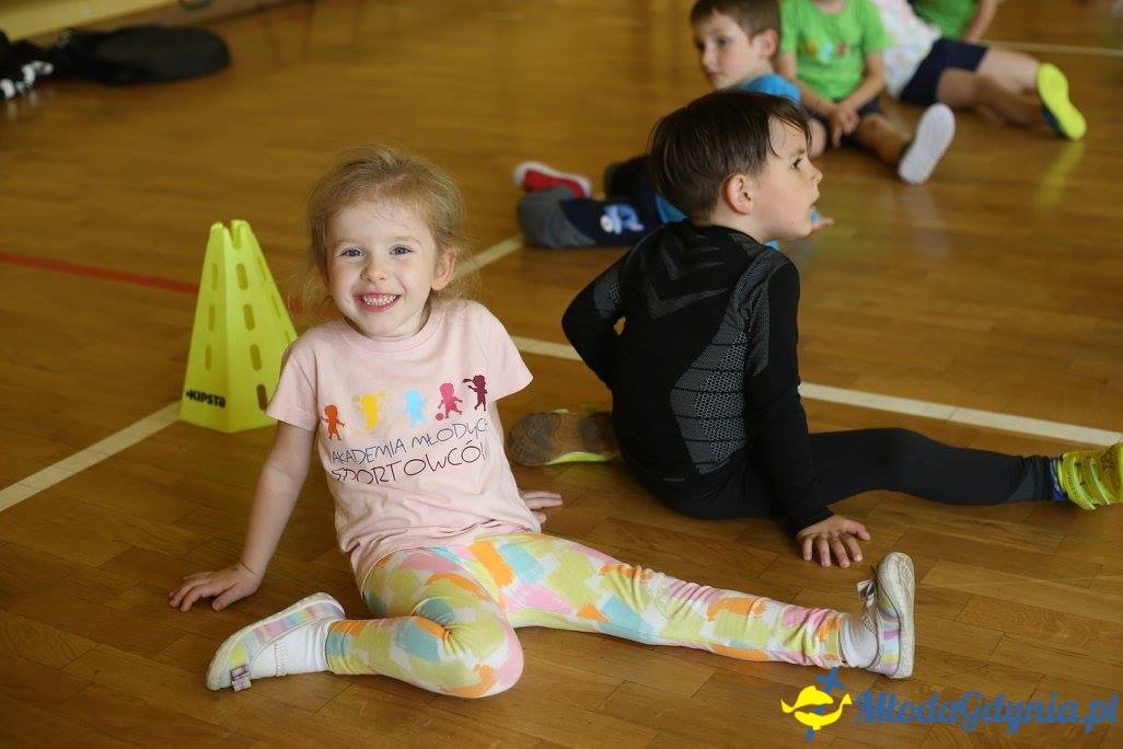 Akademia Młodych Sportowców CHYLONIA - ZAKOŃCZENIE SEZONU 2016-17