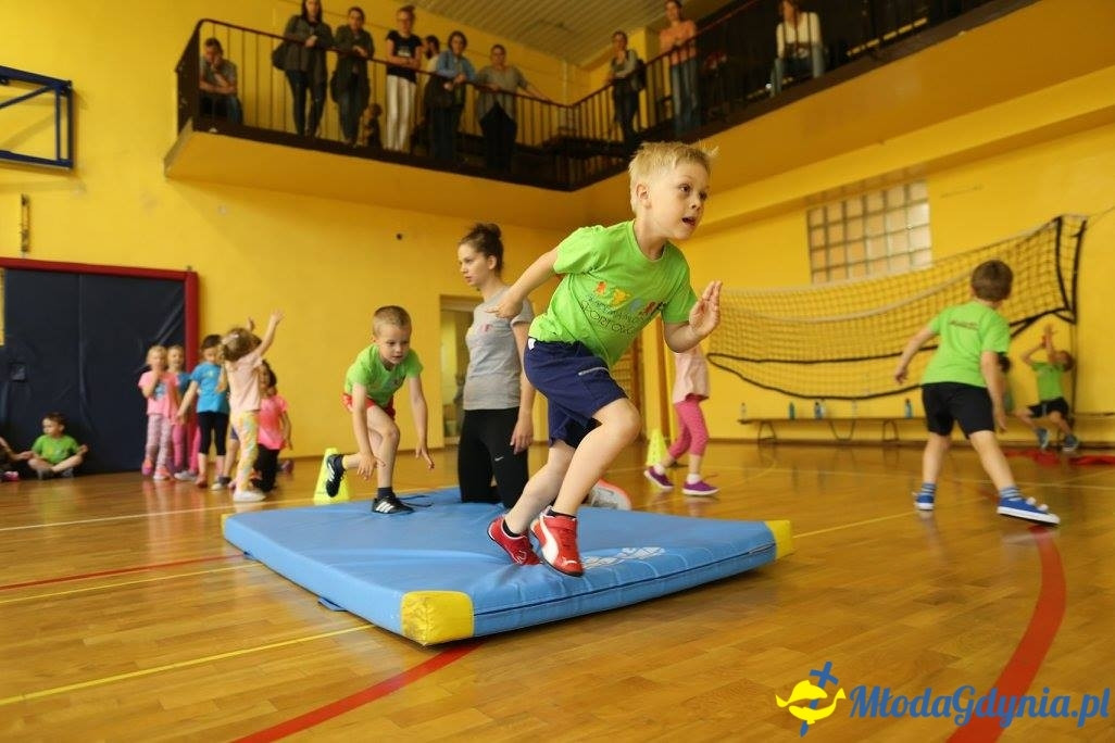 Akademia Młodych Sportowców CHYLONIA - ZAKOŃCZENIE SEZONU 2016-17