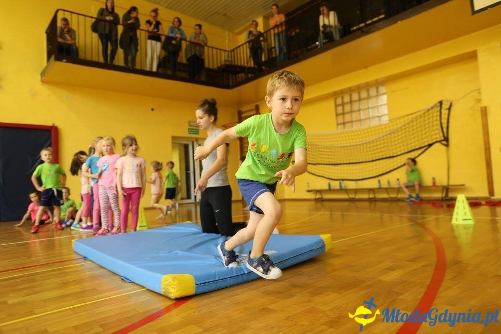 Akademia Młodych Sportowców CHYLONIA - ZAKOŃCZENIE SEZONU 2016-17