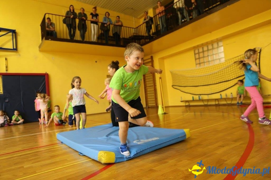 Akademia Młodych Sportowców CHYLONIA - ZAKOŃCZENIE SEZONU 2016-17