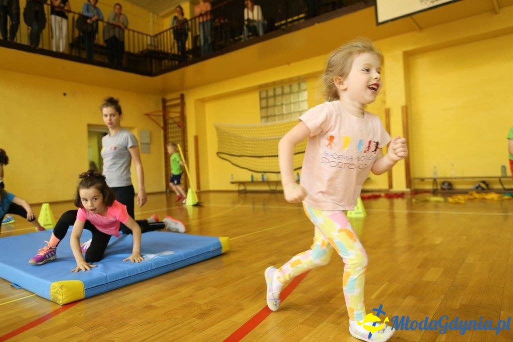 Akademia Młodych Sportowców CHYLONIA - ZAKOŃCZENIE SEZONU 2016-17