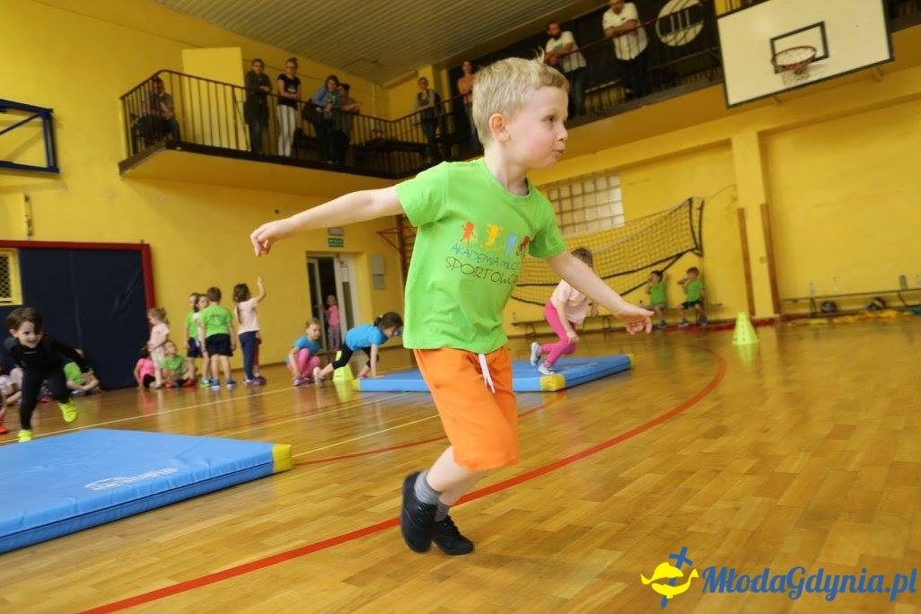 Akademia Młodych Sportowców CHYLONIA - ZAKOŃCZENIE SEZONU 2016-17