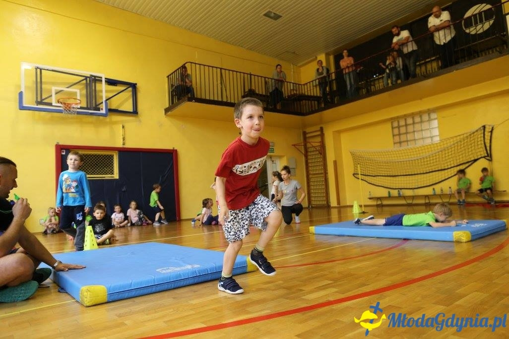 Akademia Młodych Sportowców CHYLONIA - ZAKOŃCZENIE SEZONU 2016-17