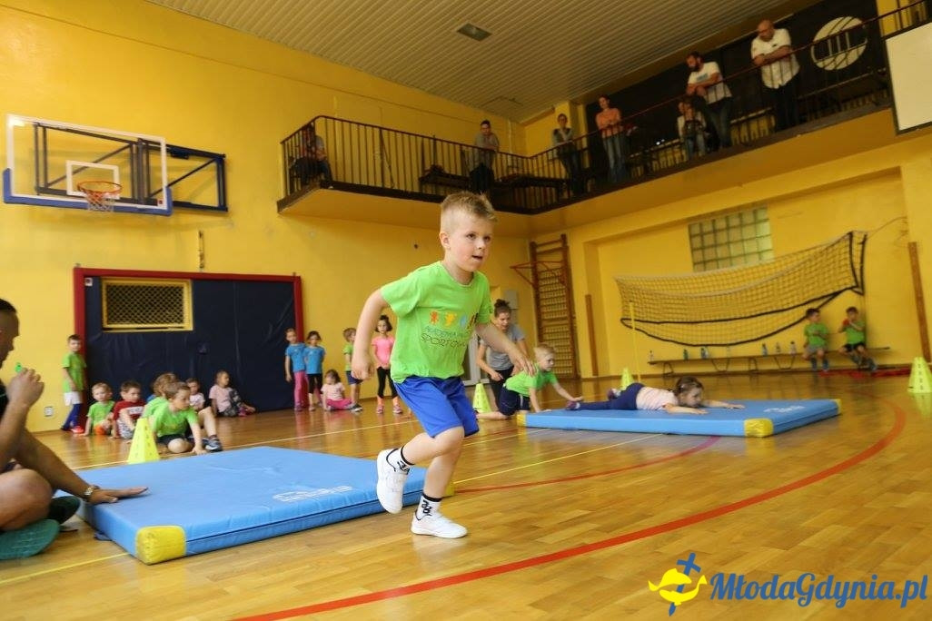 Akademia Młodych Sportowców CHYLONIA - ZAKOŃCZENIE SEZONU 2016-17