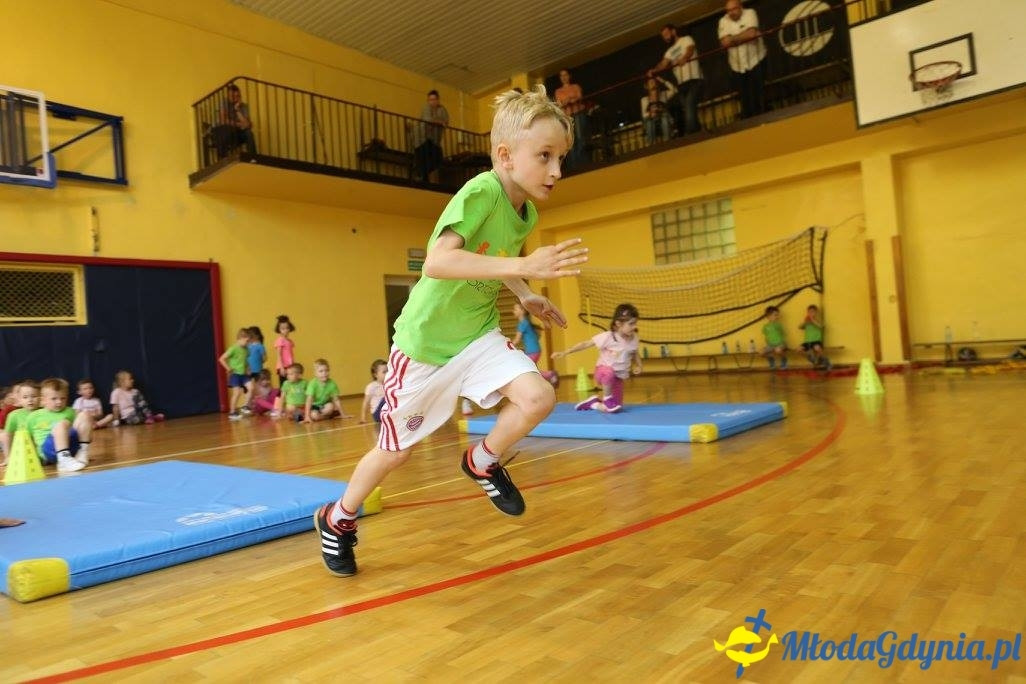 Akademia Młodych Sportowców CHYLONIA - ZAKOŃCZENIE SEZONU 2016-17