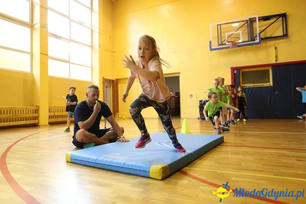 Akademia Młodych Sportowców CHYLONIA - ZAKOŃCZENIE SEZONU 2016-17