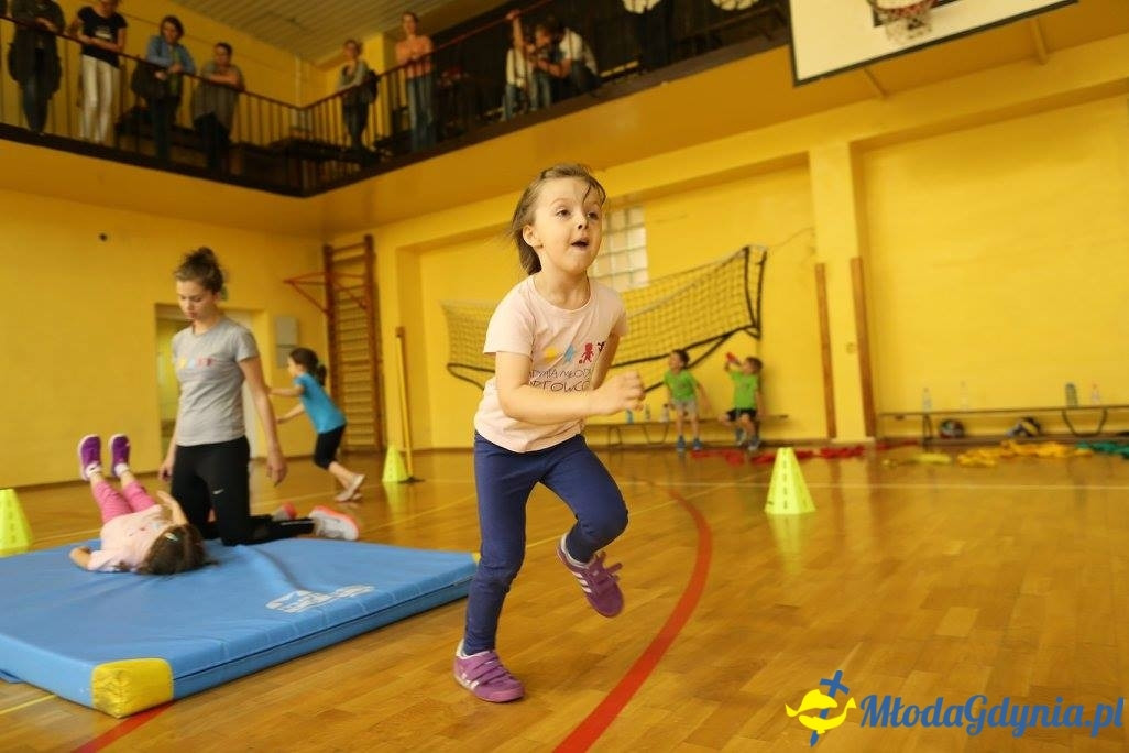 Akademia Młodych Sportowców CHYLONIA - ZAKOŃCZENIE SEZONU 2016-17