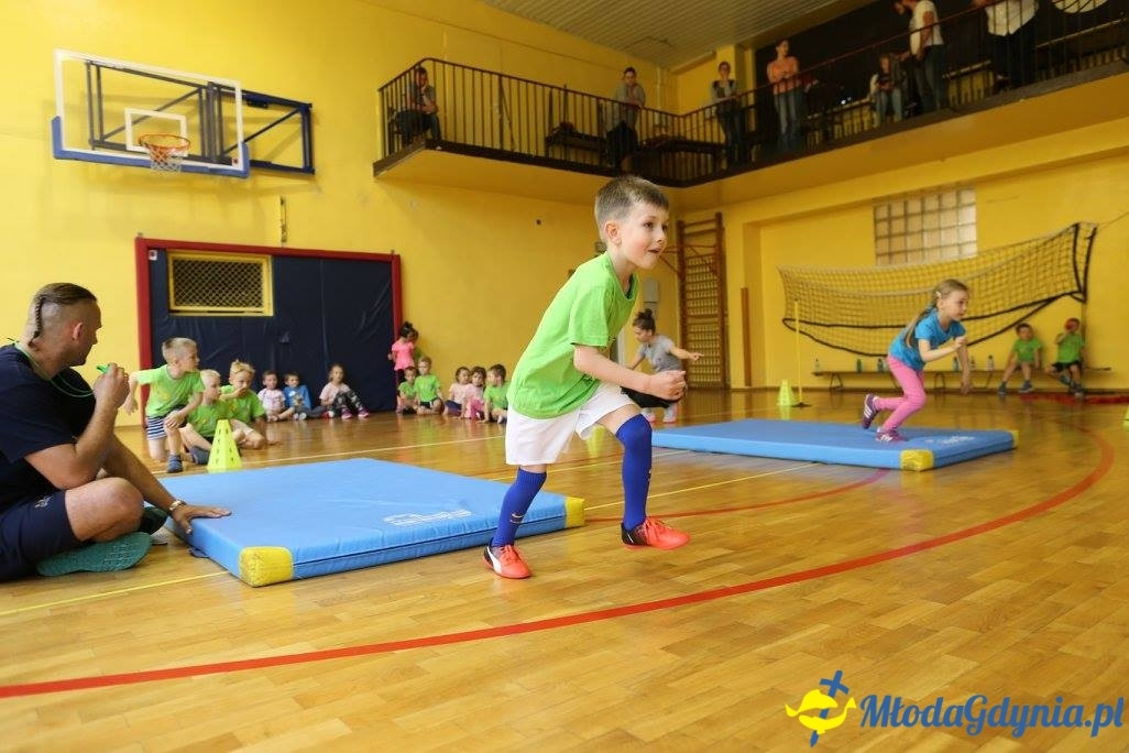 Akademia Młodych Sportowców CHYLONIA - ZAKOŃCZENIE SEZONU 2016-17