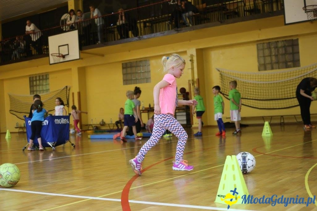 Akademia Młodych Sportowców CHYLONIA - ZAKOŃCZENIE SEZONU 2016-17