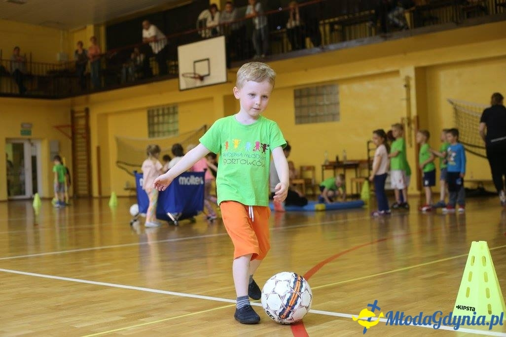 Akademia Młodych Sportowców CHYLONIA - ZAKOŃCZENIE SEZONU 2016-17