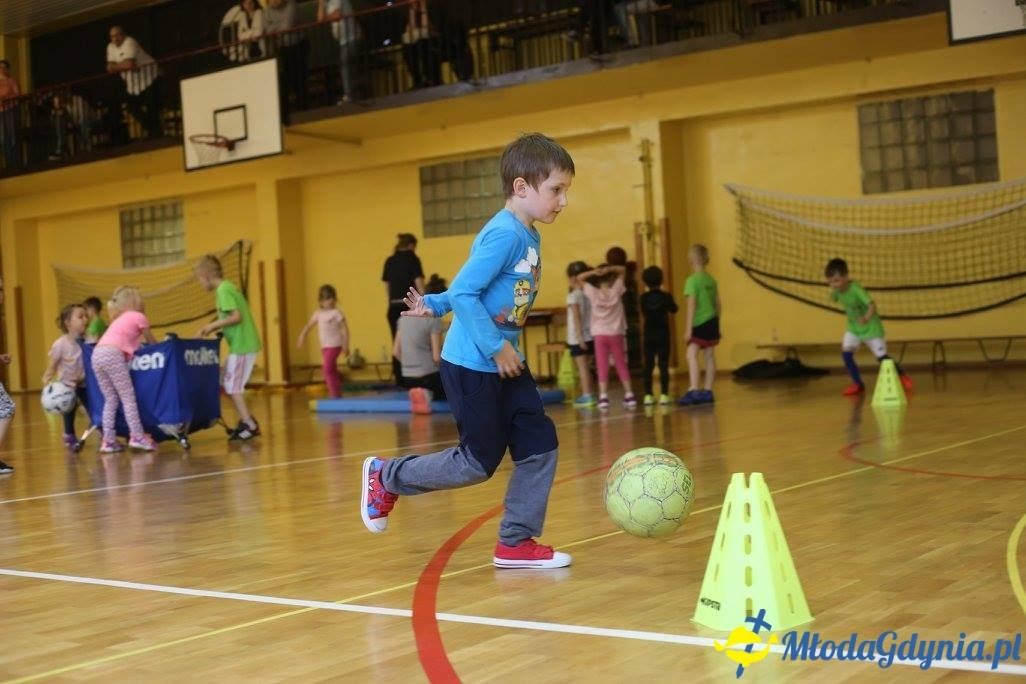 Akademia Młodych Sportowców CHYLONIA - ZAKOŃCZENIE SEZONU 2016-17