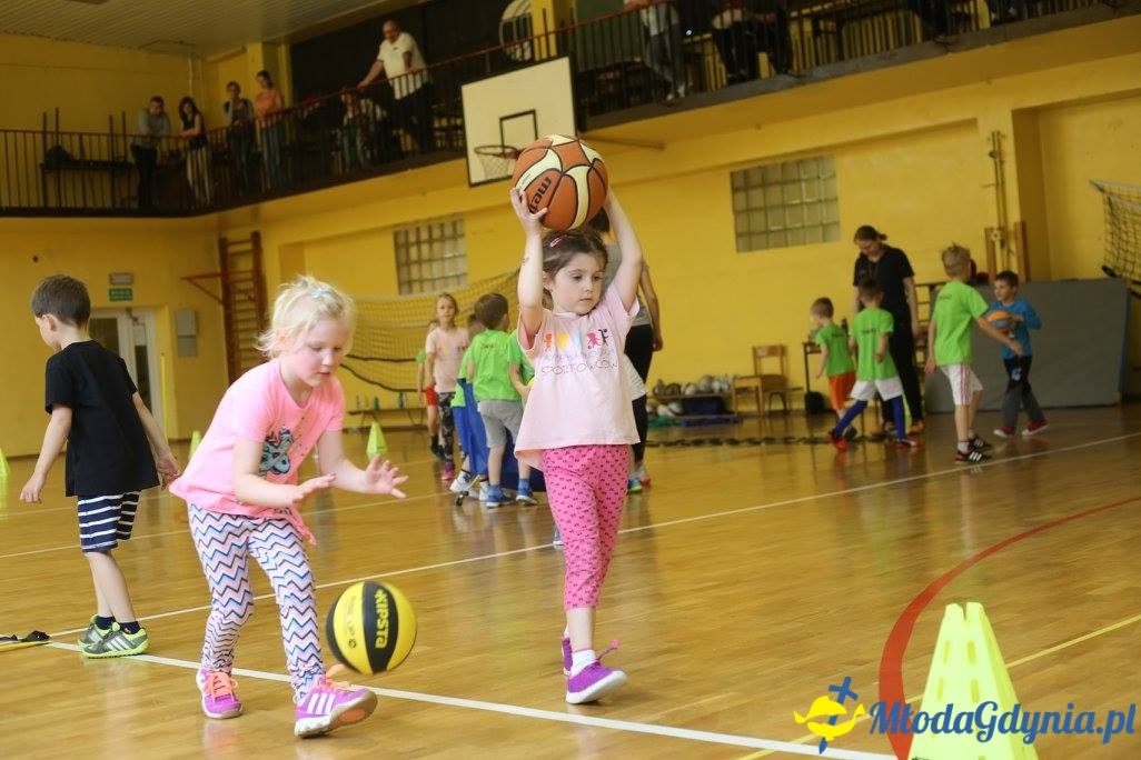 Akademia Młodych Sportowców CHYLONIA - ZAKOŃCZENIE SEZONU 2016-17