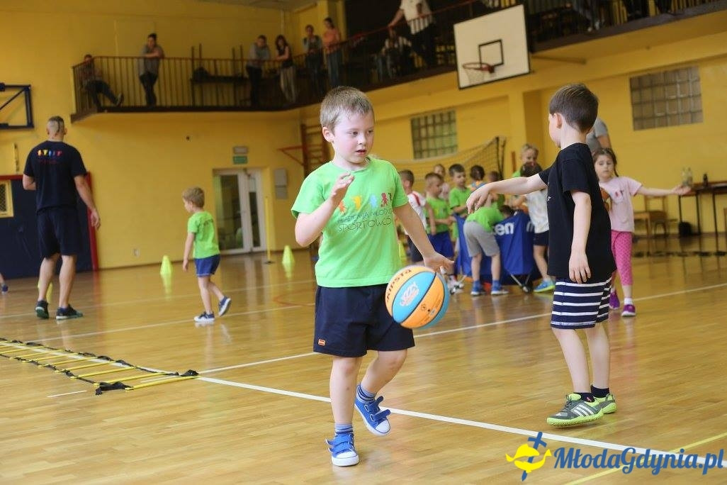 Akademia Młodych Sportowców CHYLONIA - ZAKOŃCZENIE SEZONU 2016-17