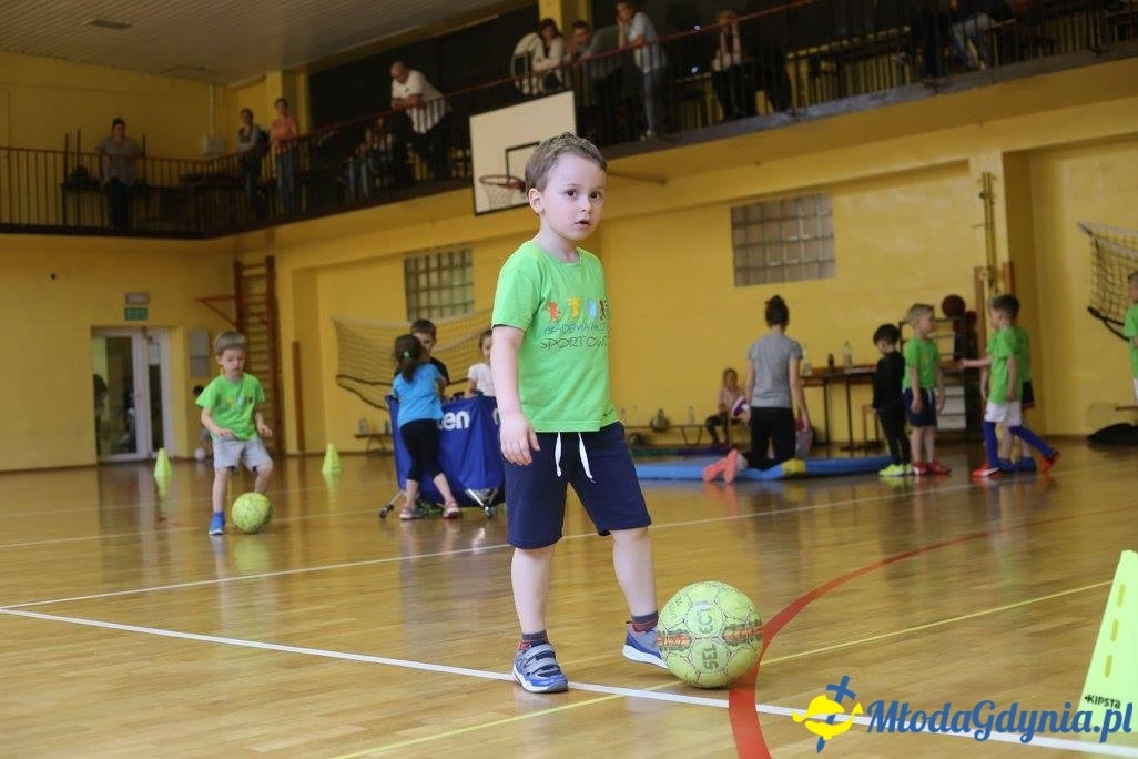 Akademia Młodych Sportowców CHYLONIA - ZAKOŃCZENIE SEZONU 2016-17