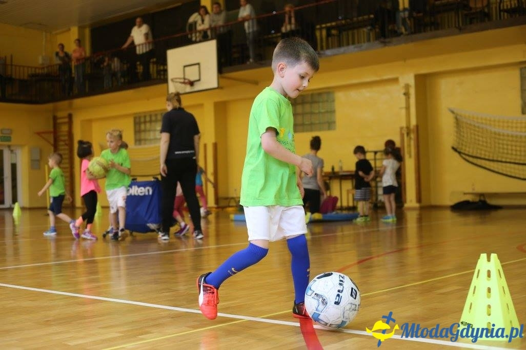 Akademia Młodych Sportowców CHYLONIA - ZAKOŃCZENIE SEZONU 2016-17