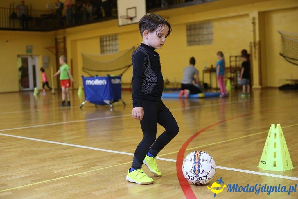 Akademia Młodych Sportowców CHYLONIA - ZAKOŃCZENIE SEZONU 2016-17