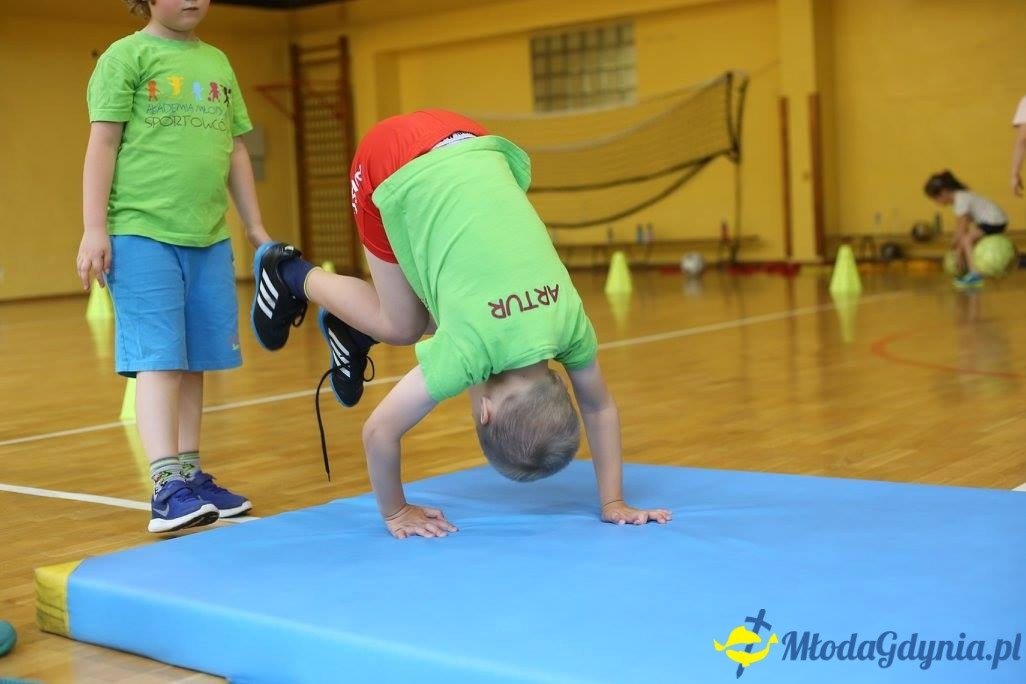 Akademia Młodych Sportowców CHYLONIA - ZAKOŃCZENIE SEZONU 2016-17