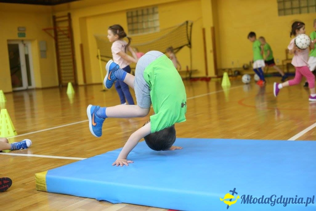 Akademia Młodych Sportowców CHYLONIA - ZAKOŃCZENIE SEZONU 2016-17