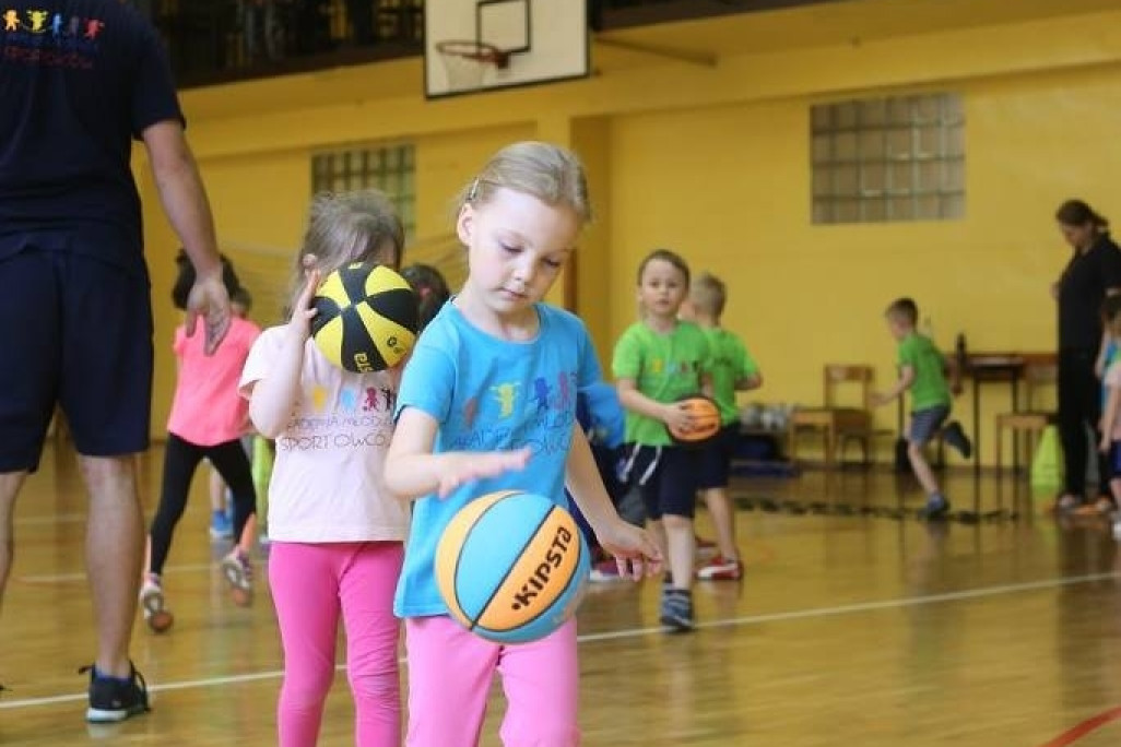 Akademia Młodych Sportowców CHYLONIA - ZAKOŃCZENIE SEZONU 2016-17