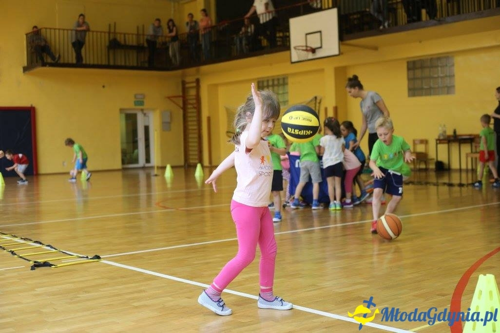 Akademia Młodych Sportowców CHYLONIA - ZAKOŃCZENIE SEZONU 2016-17