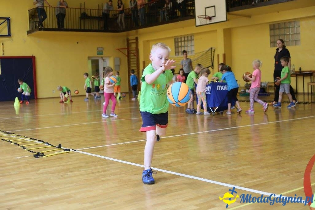 Akademia Młodych Sportowców CHYLONIA - ZAKOŃCZENIE SEZONU 2016-17