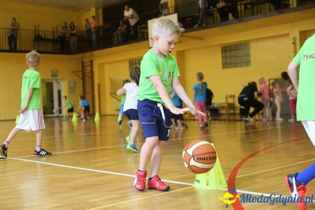 Akademia Młodych Sportowców CHYLONIA - ZAKOŃCZENIE SEZONU 2016-17