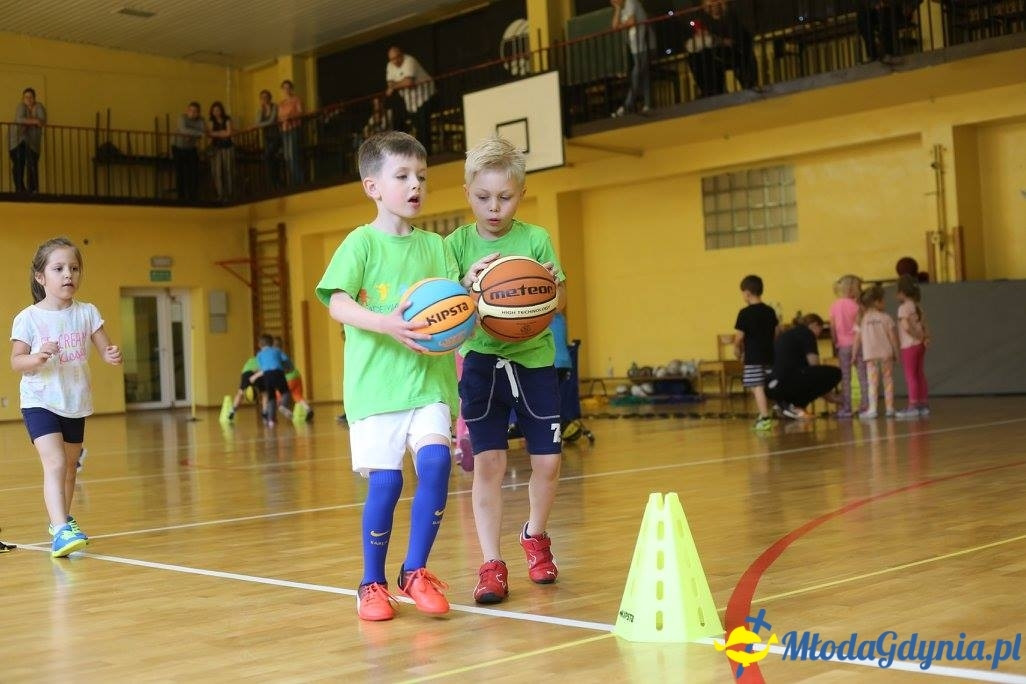 Akademia Młodych Sportowców CHYLONIA - ZAKOŃCZENIE SEZONU 2016-17