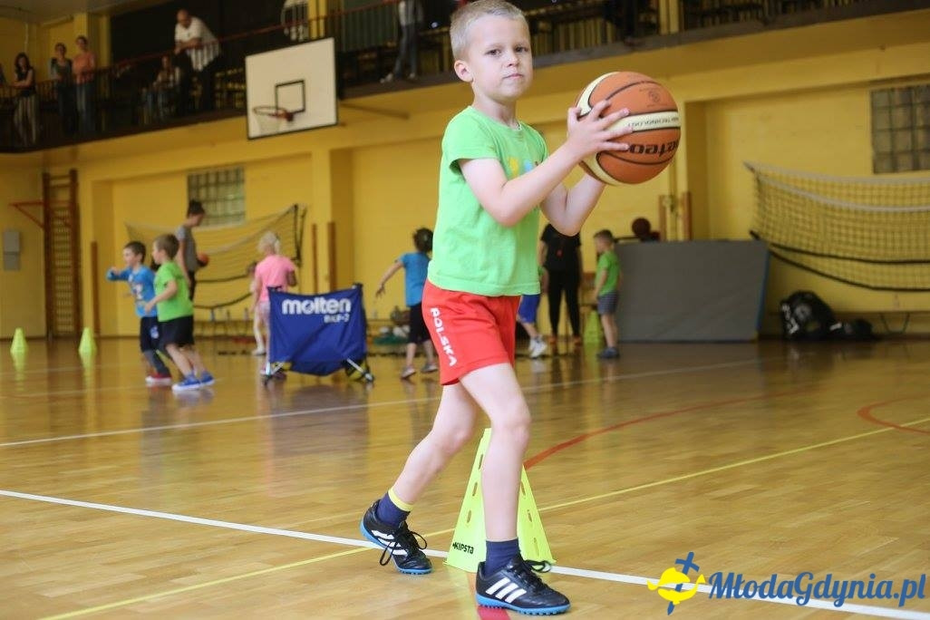 Akademia Młodych Sportowców CHYLONIA - ZAKOŃCZENIE SEZONU 2016-17