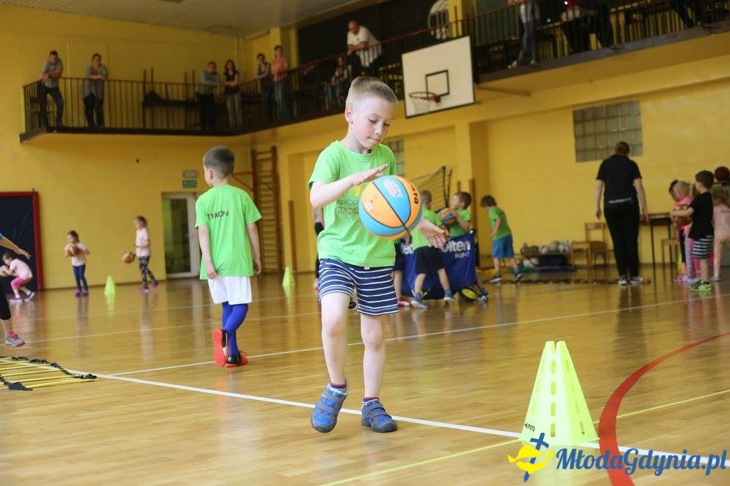 Akademia Młodych Sportowców CHYLONIA - ZAKOŃCZENIE SEZONU 2016-17