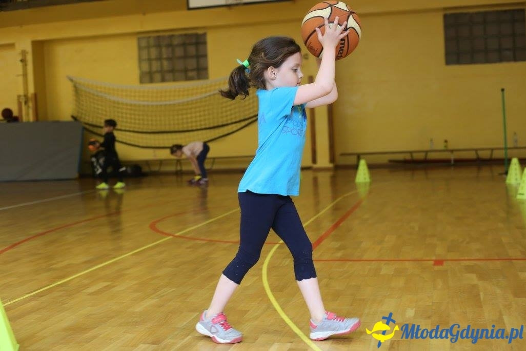 Akademia Młodych Sportowców CHYLONIA - ZAKOŃCZENIE SEZONU 2016-17