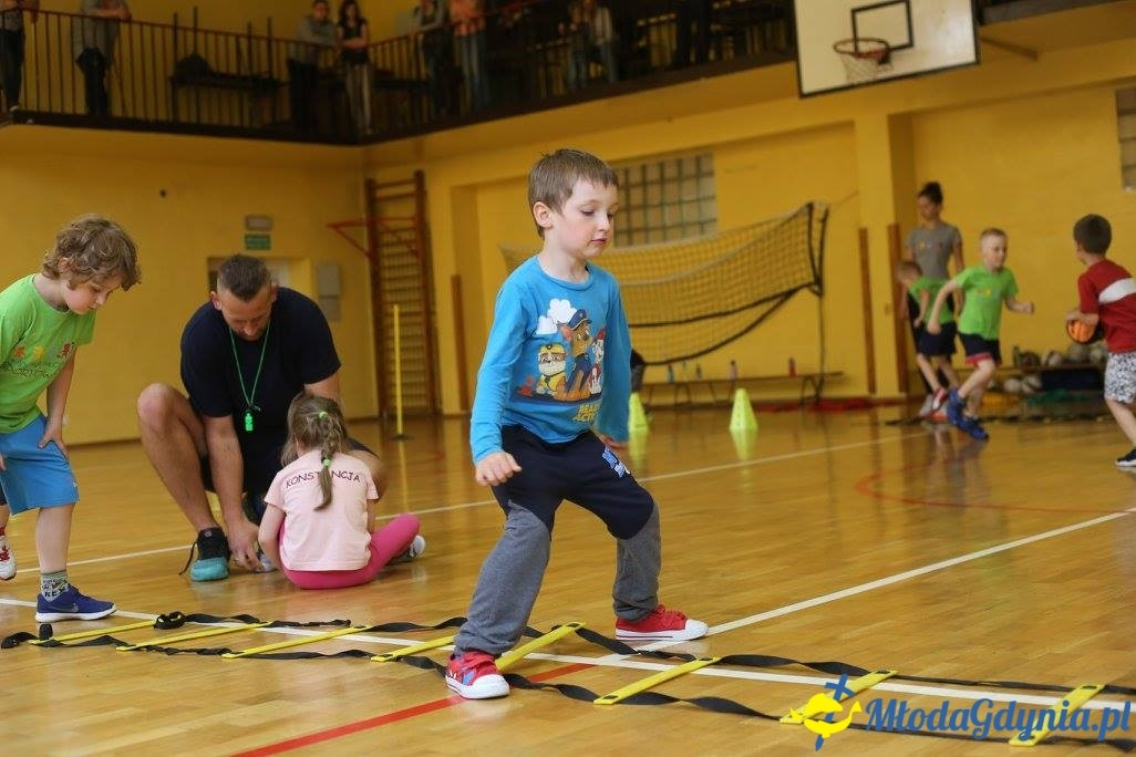 Akademia Młodych Sportowców CHYLONIA - ZAKOŃCZENIE SEZONU 2016-17