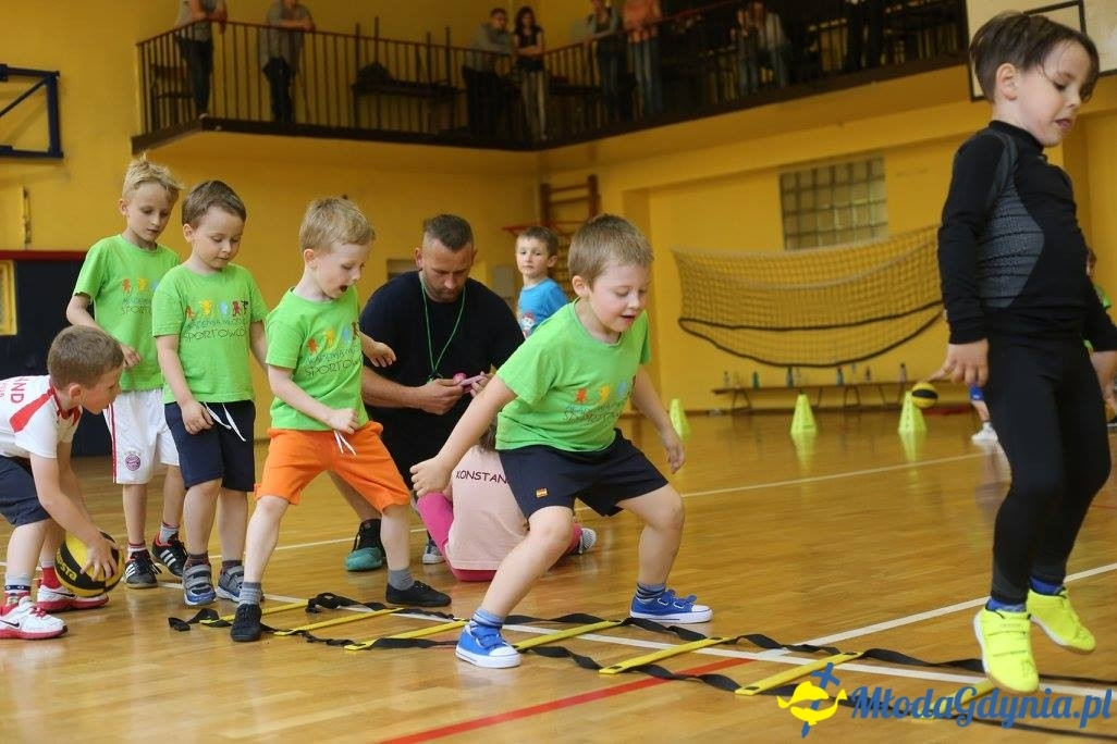 Akademia Młodych Sportowców CHYLONIA - ZAKOŃCZENIE SEZONU 2016-17