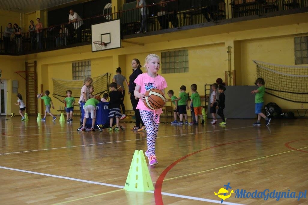 Akademia Młodych Sportowców CHYLONIA - ZAKOŃCZENIE SEZONU 2016-17