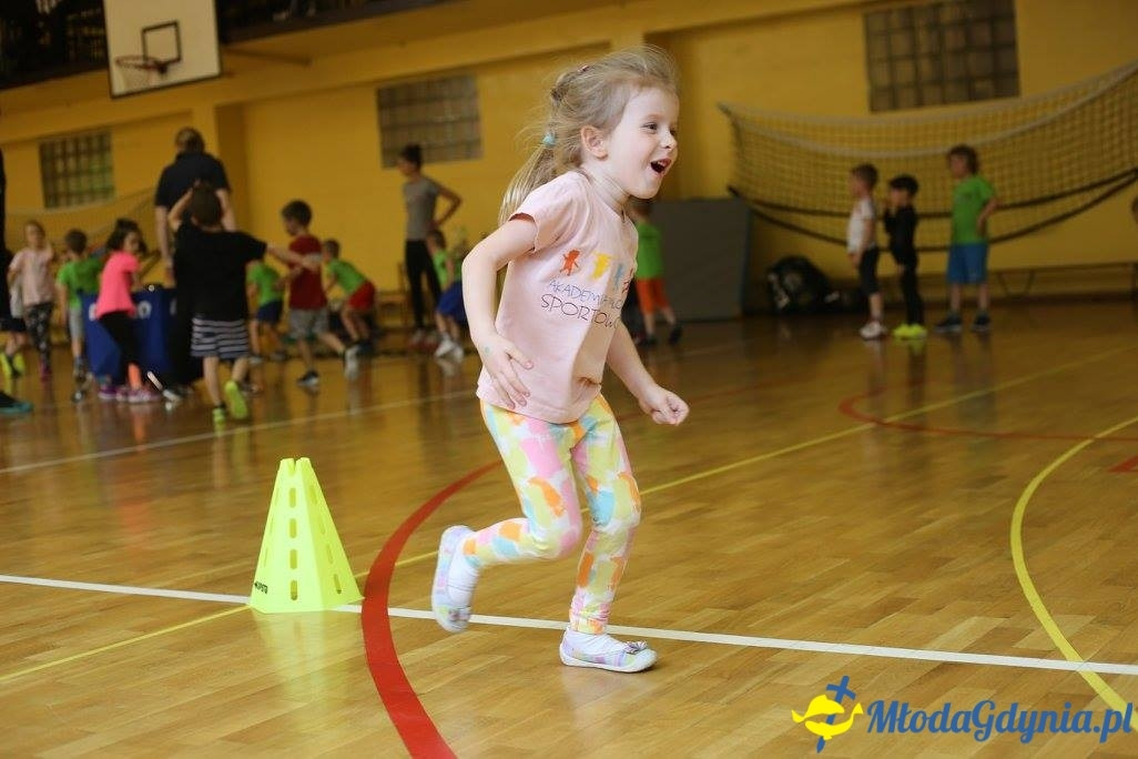 Akademia Młodych Sportowców CHYLONIA - ZAKOŃCZENIE SEZONU 2016-17