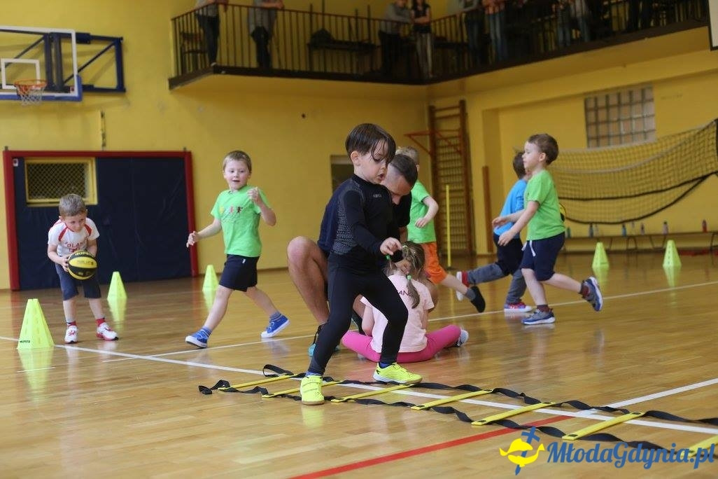 Akademia Młodych Sportowców CHYLONIA - ZAKOŃCZENIE SEZONU 2016-17