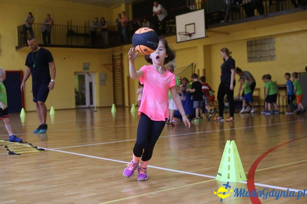 Akademia Młodych Sportowców CHYLONIA - ZAKOŃCZENIE SEZONU 2016-17