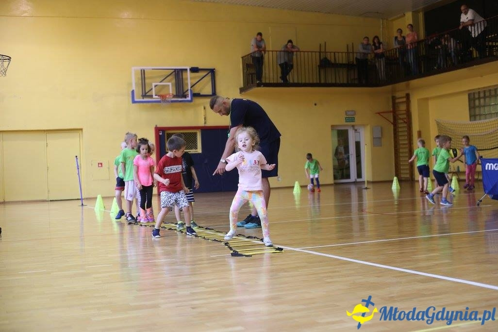 Akademia Młodych Sportowców CHYLONIA - ZAKOŃCZENIE SEZONU 2016-17