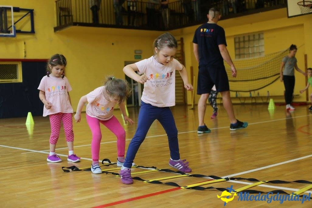 Akademia Młodych Sportowców CHYLONIA - ZAKOŃCZENIE SEZONU 2016-17