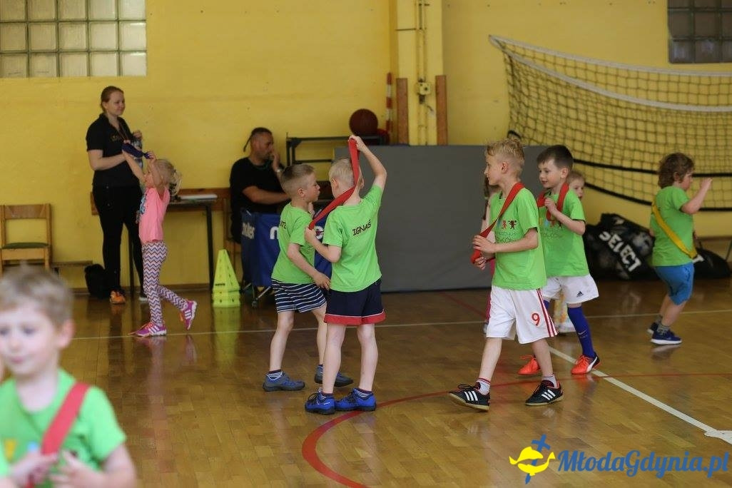 Akademia Młodych Sportowców CHYLONIA - ZAKOŃCZENIE SEZONU 2016-17