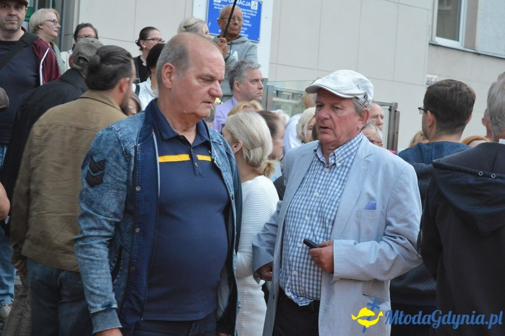 Protest przed Sądem Rejonowym w Gdyni