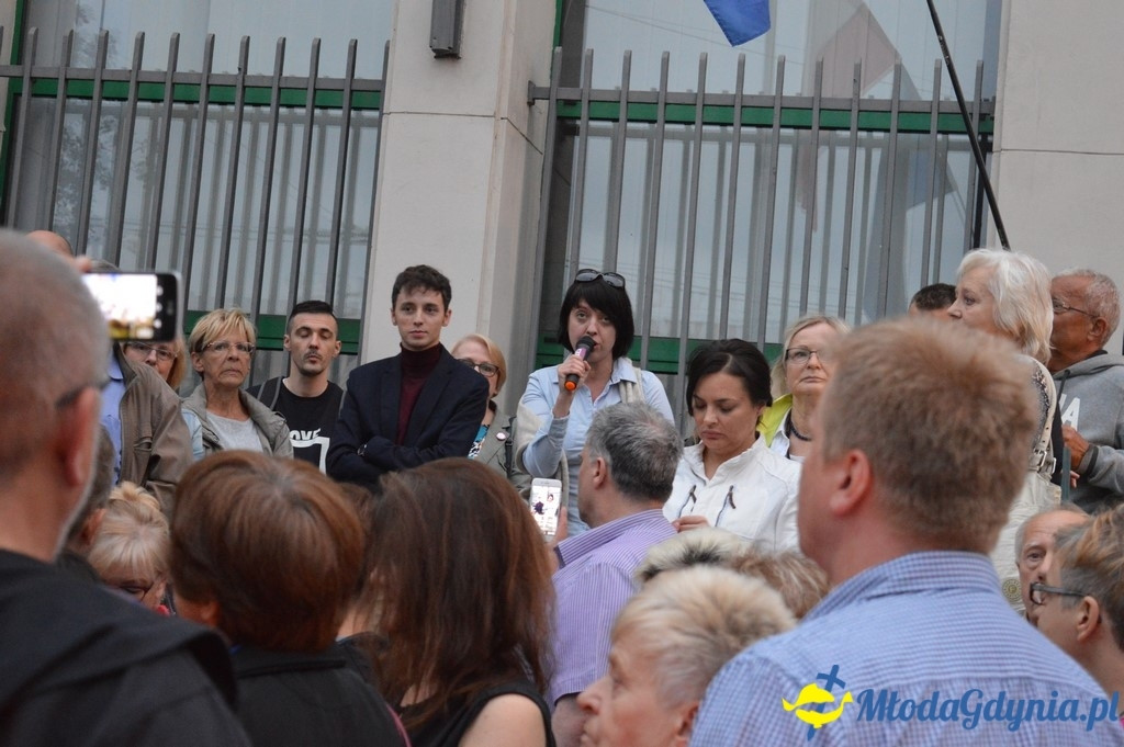 Protest przed Sądem Rejonowym w Gdyni