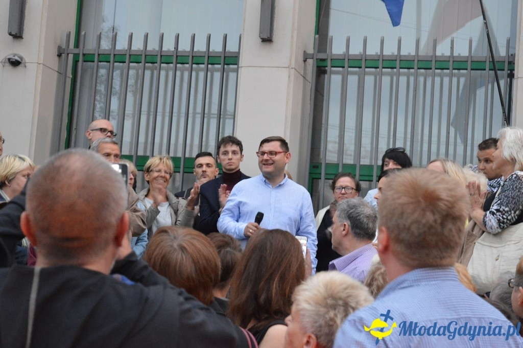 Protest przed Sądem Rejonowym w Gdyni