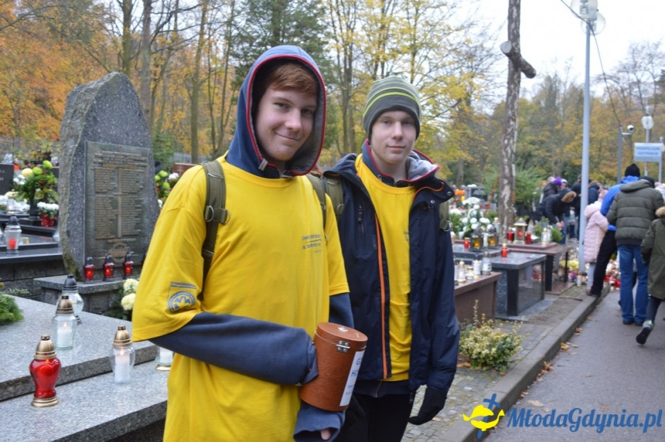 1 listopada 2017 - kwesta na rzecz Hospicjum : Cmentarz Marynarki Wojennej RP, Cmentarz Witomiński, Cmentarz komunalny