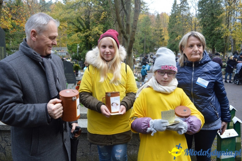 1 listopada 2017 - kwesta na rzecz Hospicjum : Cmentarz Marynarki Wojennej RP, Cmentarz Witomiński, Cmentarz komunalny
