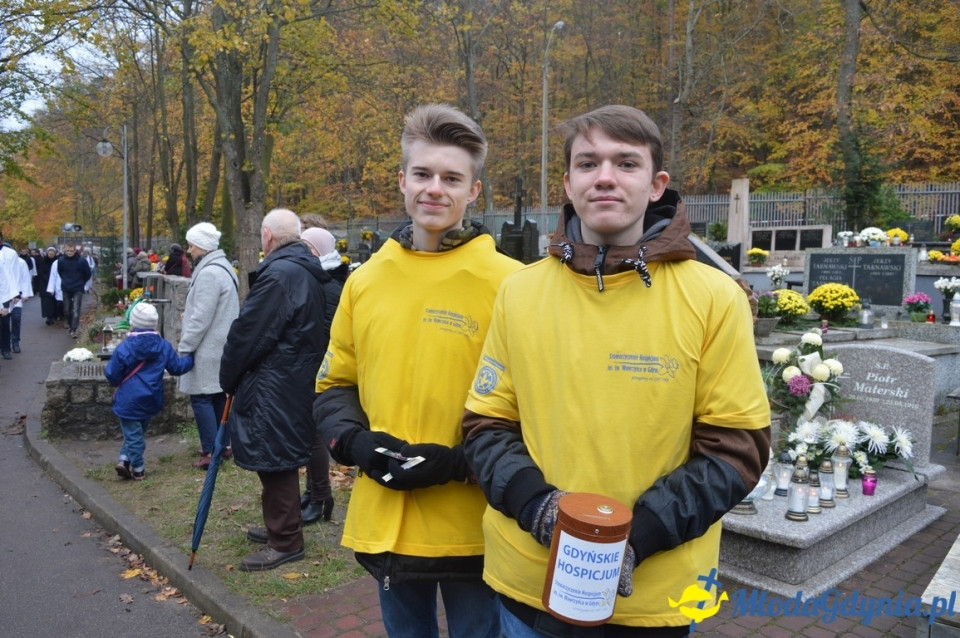 1 listopada 2017 - kwesta na rzecz Hospicjum : Cmentarz Marynarki Wojennej RP, Cmentarz Witomiński, Cmentarz komunalny