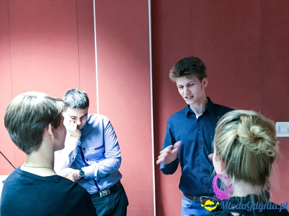 II LO - uczniowie na  warsztatach w ramach Gdyńskiej Akademii Debat,