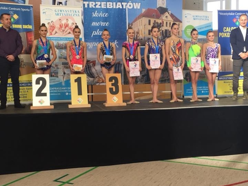 Natalia Kozioł i Kornelia Pacholec na zawodach w Mrzeżynie