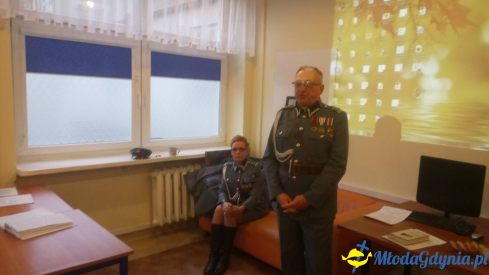 ZSP 2 - SP 42 - Piłsudczycy z okazji Dnia Niepodległości